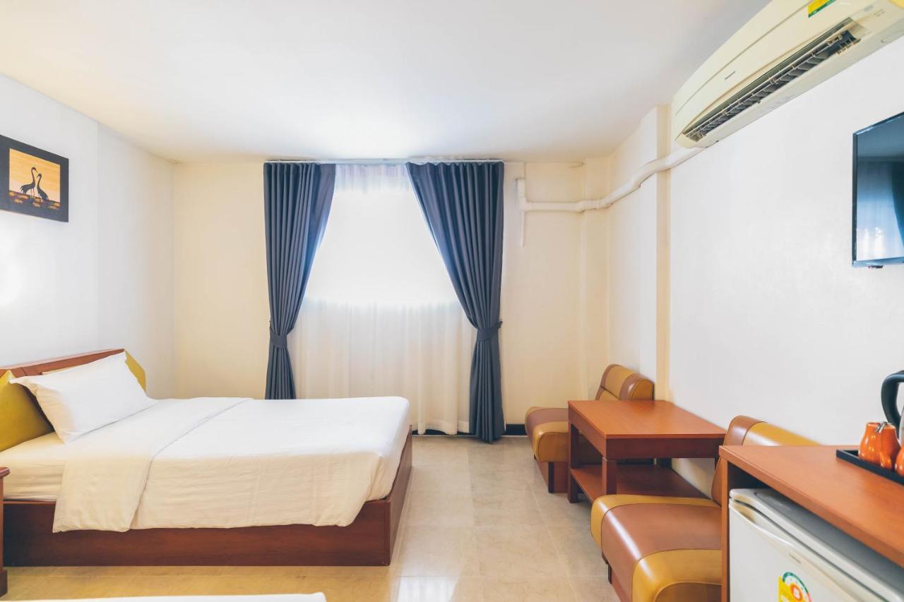 Atlas Bangkok Hotel Екстер'єр фото