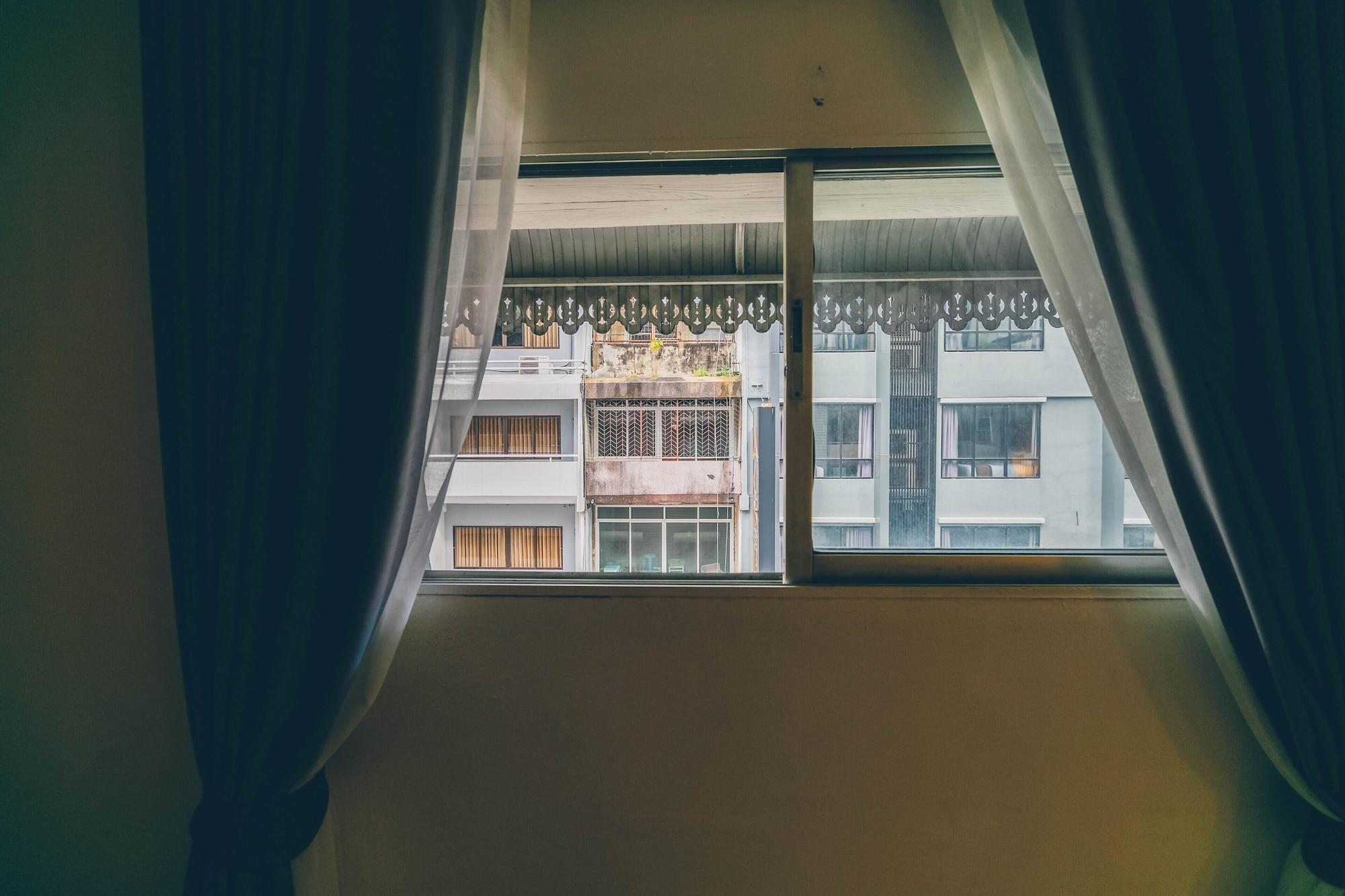 Atlas Bangkok Hotel Екстер'єр фото