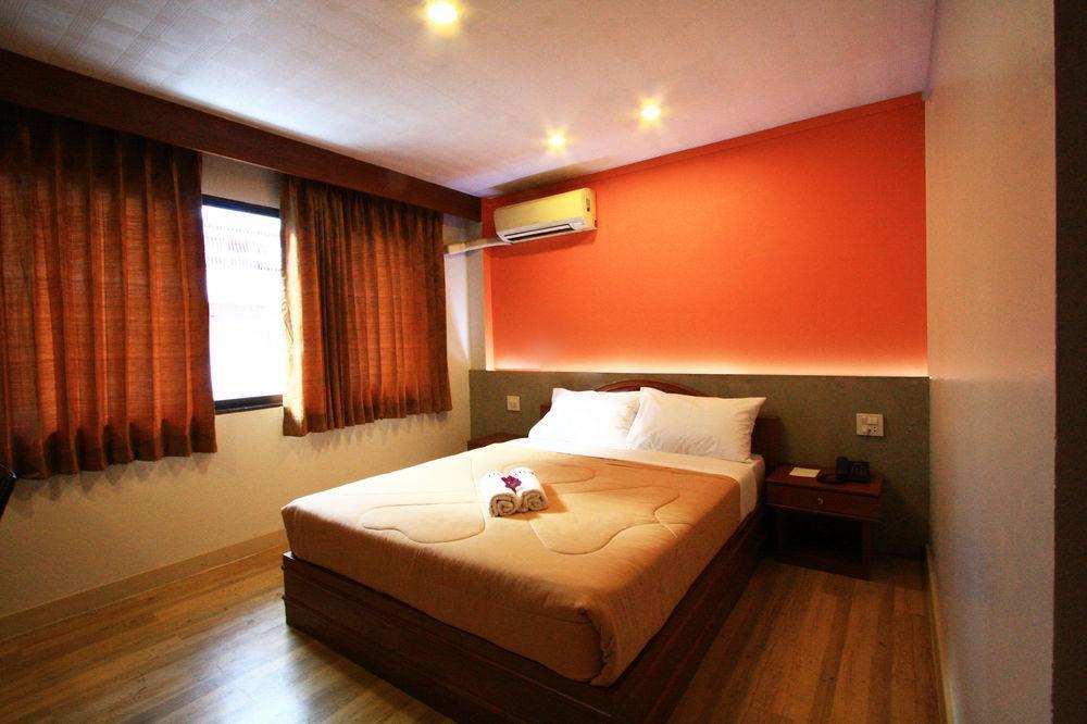 Atlas Bangkok Hotel Екстер'єр фото